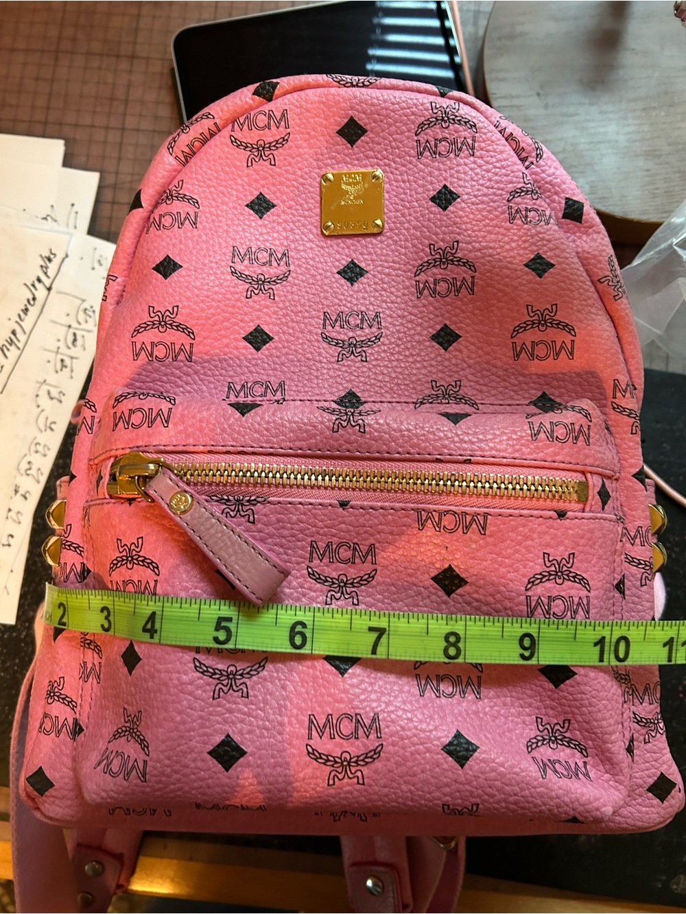 🎒 MCM Pink Visetos Backpack 🎒 Gold Hardware EUC - Picture 6 of 9